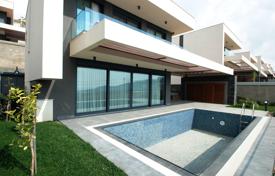 Duplex villa in elite complex for $682,000
