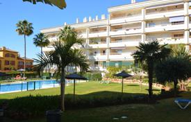 Apartment with a parking space in a guarded luxury residence with a concierge, 500 meters from the beach, the Golden Mile of Marbella, Spain for 350,000 €
