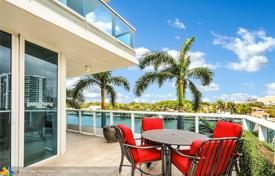 Stylish flat with ocean views in a residence on the first line of the beach, Fort Lauderdale, Florida, USA for $2,450,000