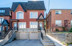 Terraced house – York, Toronto, Ontario,  Canada for C$1,063,000