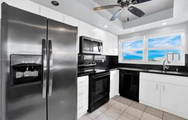 Condo – Hallandale Beach, Florida, USA for $429,000