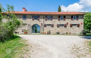 16-bedroom country house 1,300 m² in Arezzo for 2,900,000 €