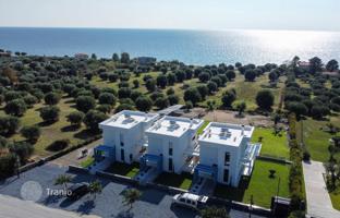 3-bedroom villa 172 m² in Kassandreia for 790,000 €