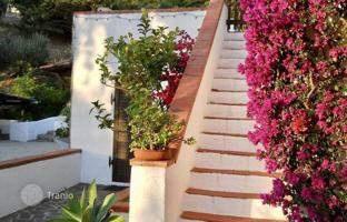 6-bedroom villa 223 m² in Portoferraio for 950,000 €