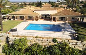 Luxury villa with a swimming pool, a garden and lounge areas, Galé, Portugal for $3,746,000