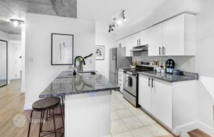 2-bedroom apartment in Merton Street for C$1,190,000