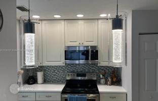 2-bedroom house 83 m² in Pembroke Pines for $390,000
