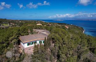 Sea view villa with a huge plot and a private dock in Carloforte, Sardinia, Italy for 1,500,000 €
