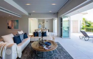 4-bedroom villa 585 m² in Choeng Thale for $3,200,000