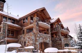 Gorgeous three-level chalet in the prestigious ski resort of Aspen, Colorado, USA for 24,500 € per week