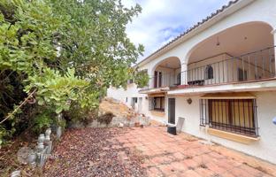 6-bedroom villa 818 m² in Marbella for 1,975,000 €