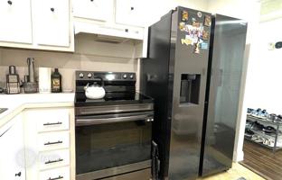 1-bedroom apartments in condo 84 m² in South Ocean Drive for $360,000