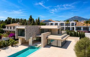 8-bedroom villa 1,000 m² in Marbella for 5,900,000 €