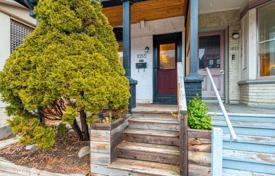 Terraced house – Bathurst Street, Toronto, Ontario,  Canada for C$1,605,000