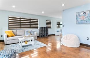 1-bedroom apartments in condo 98 m² in South Ocean Drive for $370,000
