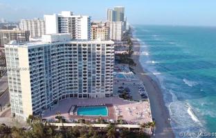 1-bedroom apartments in condo 77 m² in Hallandale Beach for $398,000