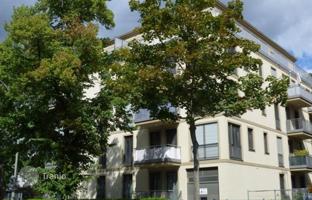Comfortable apartment with a spacious balcony and a park view, Berlin, Germany for 525,000 €