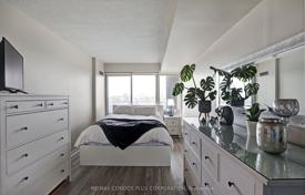 Apartment – The Queensway, Toronto, Ontario,  Canada for C$674,000