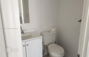 2-bedroom apartments in condo 89 m² in Pembroke Pines for $267,000