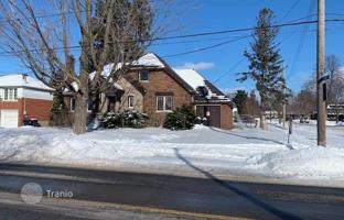House in Etobicoke for C$2,669,000