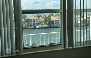 1-bedroom apartments in condo 86 m² in South Ocean Drive for $359,000