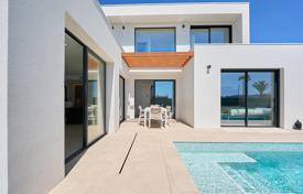 Exclusive villa with 3 bedrooms, basement, private pool and sea views in Alfaz del Pí for 849,000 €