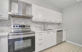Apartment – Carlton Street, Old Toronto, Toronto,  Ontario,   Canada for C$1,050,000