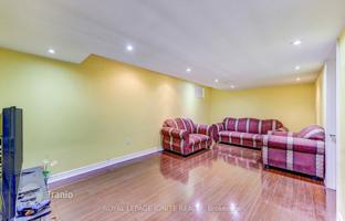 10-bedroom house in Scarborough for C$1,165,000