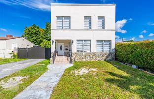 House 228 m² in Miami for $900,000