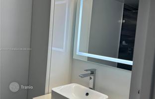 2-bedroom apartments in condo 86 m² in Hallandale Beach for $285,000