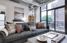 Apartment – Bathurst Street, Toronto, Ontario,  Canada for C$885,000