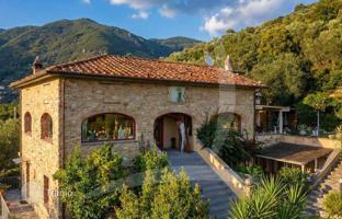 8-bedroom villa 370 m² in Camaiore for 1,500,000 €