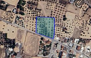 Land plot 8,630 m² in Athienou for 800,000 €