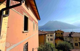 2-bedroom apartment 120 m² in Argegno for 350,000 €