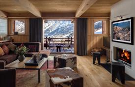 Premium chalet with mountain views, close to restaurant and spa centre, Chamonix, France for 1,630,000 €