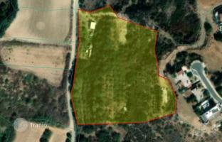 Land plot 11,037 m² in Kouklia for 2,100,000 €