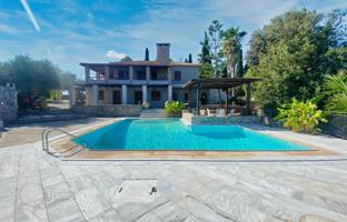 Two-storey villa with a pool and a garden near the sea in Petalidi, Peloponnese, Greece for 1,000,000 €