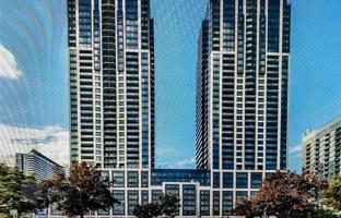 5-bedroom apartment in Lake Shore Boulevard West for C$854,000