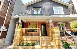 9-bedroom townhouse in Old Toronto for C$2,199,000