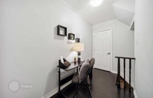 12-bedroom townhouse in North York for 770,000 €