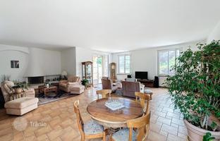 4-bedroom cottage 81 m² in Roquefort-les-Pins for 1,800,000 €