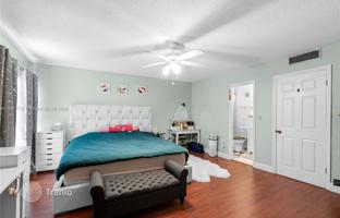 3-bedroom house 140 m² in West End for $425,000