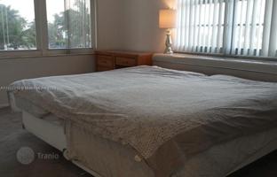2-bedroom apartments in condo 105 m² in Miami Beach for $484,000
