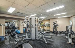 2-bedroom apartment in Etobicoke for C$1,158,000