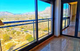 Spacious penthouse 750 metres from the sea, Alicante, Spain for 225,000 €