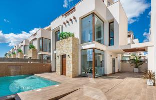 5-bedroom villa 191 m² in Los Montesinos for 780,000 €