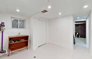 3-bedroom house in Broadview Avenue for C$1,338,000