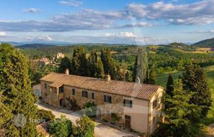Land plot 850 m² in Montalcino for 1,900,000 €