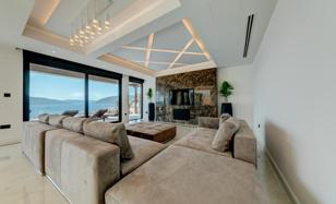 5-bedroom villa 351 m² in Tivat city for 2,400,000 €
