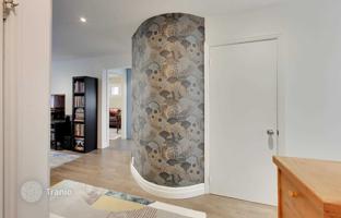 8-bedroom apartment in Bathurst Street for C$1,098,000